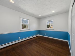 310 Jamaica Avenue, Medford NY 11763