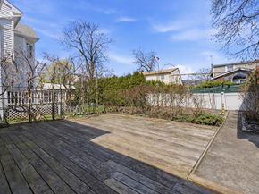 150 Hughes Place, Albertson NY 11507