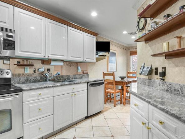 27 Top Of The Ridge D9, Mamaroneck NY 10543