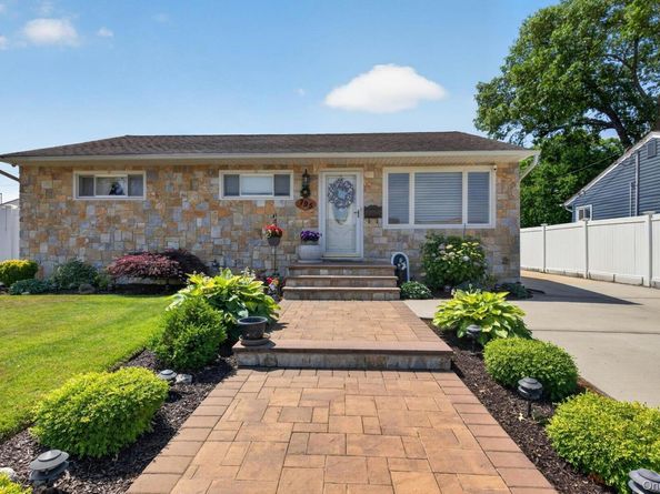795 Herman Avenue, Franklin Square NY 11010
