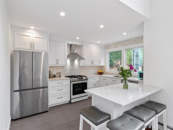 27 Ely Brook Road, East Hampton NY 11937