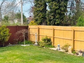 33 Hollins Lane, East Islip NY 11730