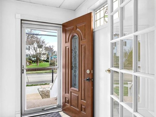 587 Dubois Avenue, Valley Stream NY 11581