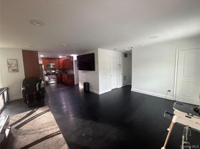 1013 Merriam Road, Bay Shore NY 11706