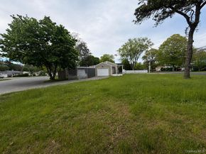 1013 Merriam Road, Bay Shore NY 11706