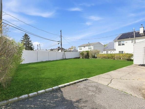 4169 Iris Place, Bethpage NY 11714