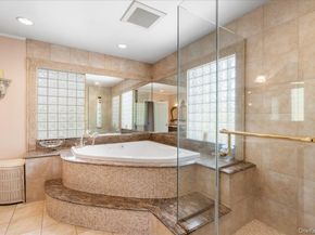 79 Aldershot Lane, Manhasset NY 11030