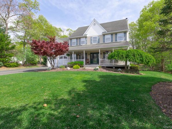 2 Crystal Court, Smithtown NY 11787