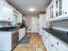 19 Addison Place, Rockville Centre NY 11570