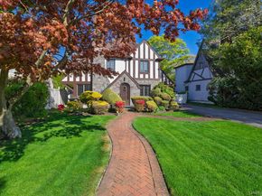 19 Addison Place, Rockville Centre NY 11570