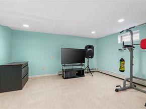 14 Evans Avenue, Albertson NY 11507
