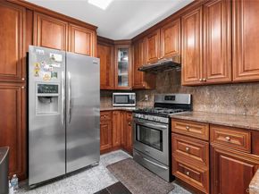 14 Evans Avenue, Albertson NY 11507