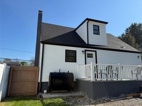 7 E Lakeland Street, Bay Shore NY 11706