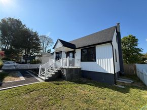 7 E Lakeland Street, Bay Shore NY 11706