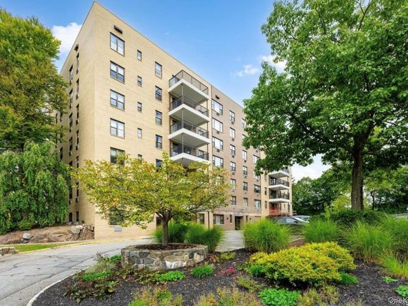 35 Stewart Place 205, Mount Kisco NY 10549
