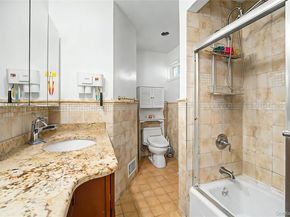 105 Serpentine Lane, Albertson NY 11507
