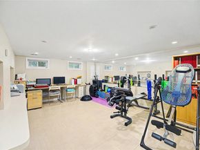 105 Serpentine Lane, Albertson NY 11507