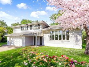 105 Serpentine Lane, Albertson NY 11507