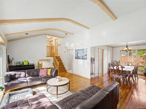 105 Serpentine Lane, Albertson NY 11507