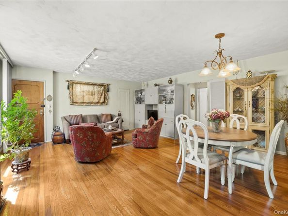 2120 202 Street 1189, Bayside NY 11360