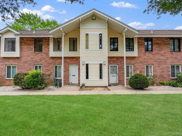 2 Idaho Court 2, Coram NY 11727