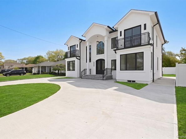 1275 Barry Drive S, Valley Stream NY 11580