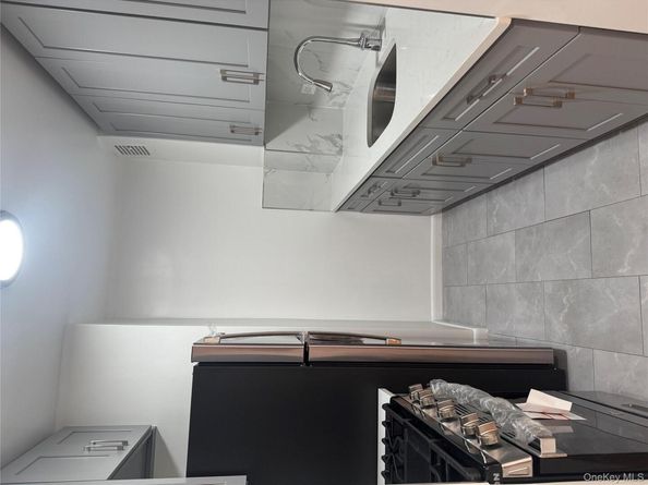 6550 Wetherole Street 5F, Rego Park NY 11374
