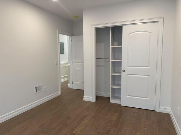 6973 229th Street, Oakland Gardens NY 11364