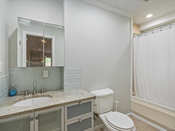 596 Broadway 10A, Lynbrook NY 11563