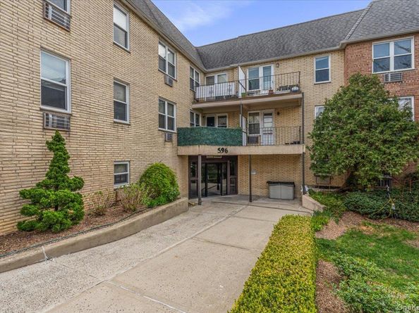 596 Broadway 10A, Lynbrook NY 11563