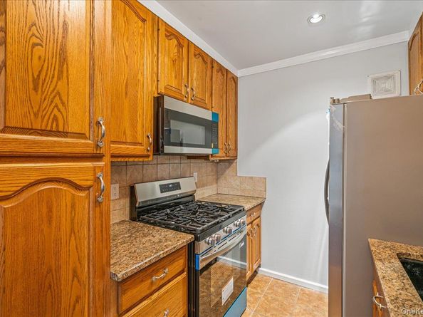 596 Broadway 10A, Lynbrook NY 11563