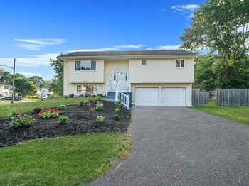 12 Circle Drive E