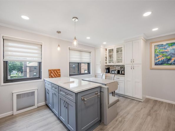 56-10 244 Street 1, Douglaston NY 11362