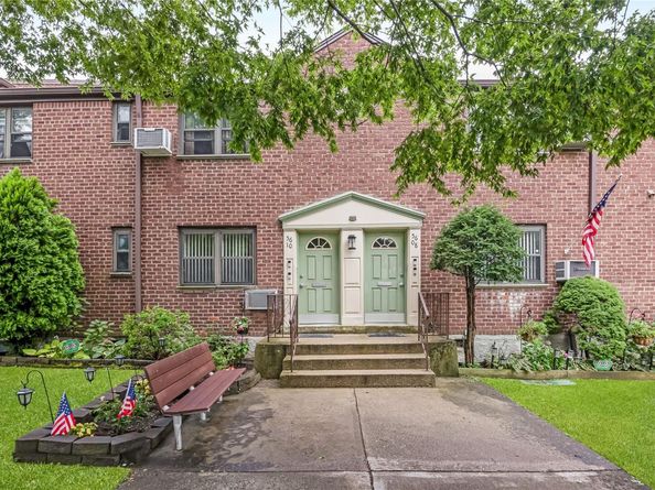 56-10 244 Street 1, Douglaston NY 11362