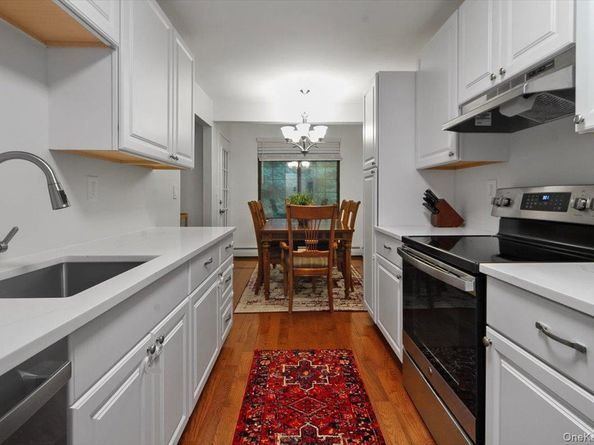 36 Foxwood Drive 6, Pleasantville NY 10570