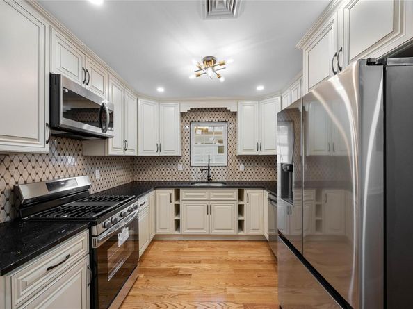 22111 136th Avenue, Springfield Gardens NY 11413