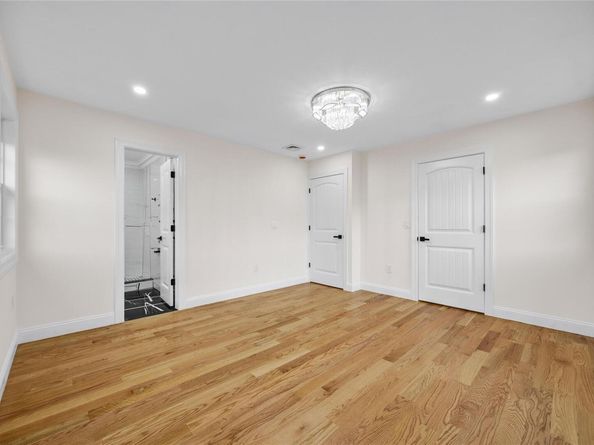 22111 136th Avenue, Springfield Gardens NY 11413
