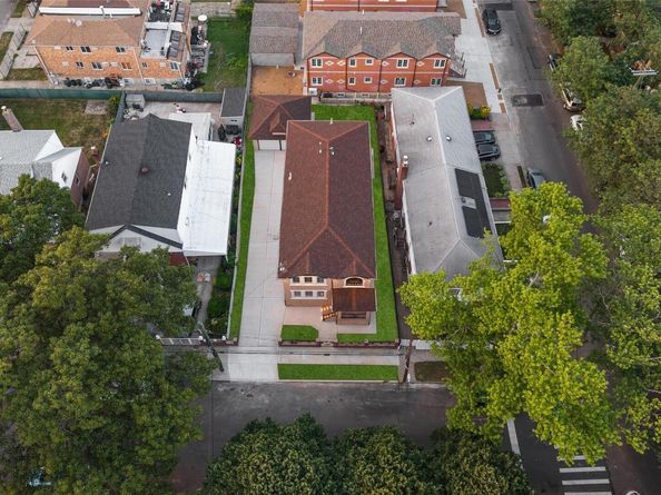22111 136th Avenue, Springfield Gardens NY 11413