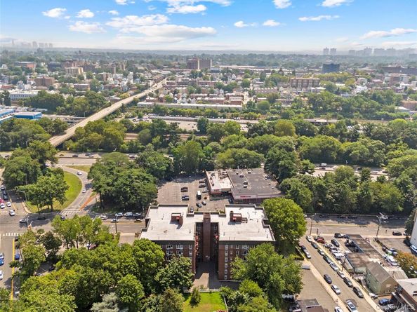125 Bronx River Road 5A, Yonkers NY 10704