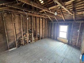 31 Union Ave, Patchogue NY 11772