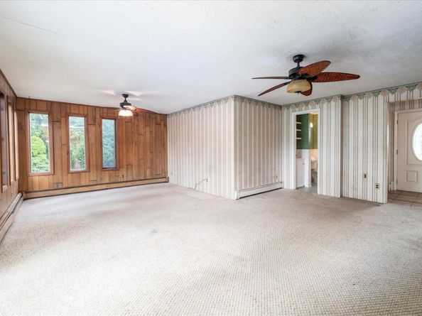 185 Maxine Court, West Hempstead NY 11552