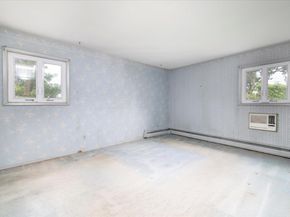 185 Maxine Court, West Hempstead NY 11552
