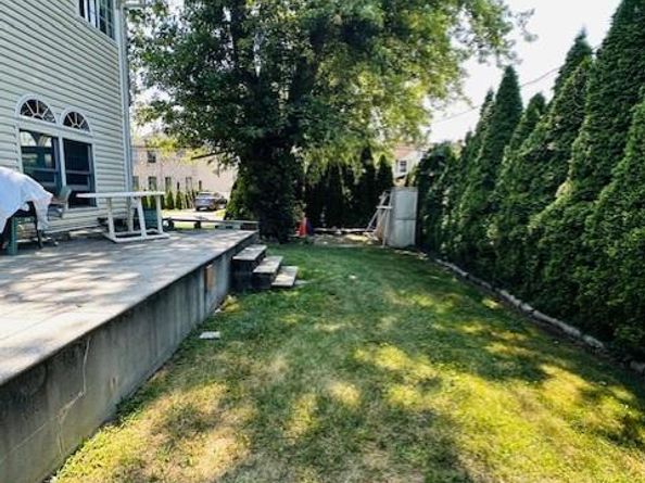 31 Woodward Street, Roslyn Heights NY 11577