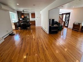 31 Woodward Street, Roslyn Heights NY 11577