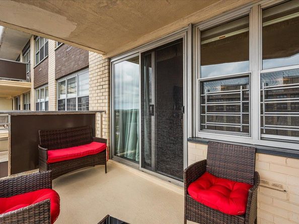 17-85 215 Street 16J, Bayside NY 11360