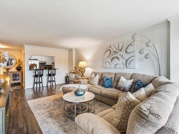 17-85 215 Street 16J, Bayside NY 11360