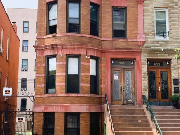 956 E 156th Street, Bronx NY 10455