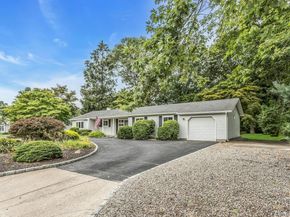 24 Blackfoot Trail, Shoreham NY 11786