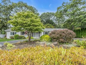 24 Blackfoot Trail, Shoreham NY 11786