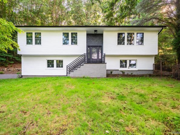 368 Landing Avenue, Smithtown NY 11787